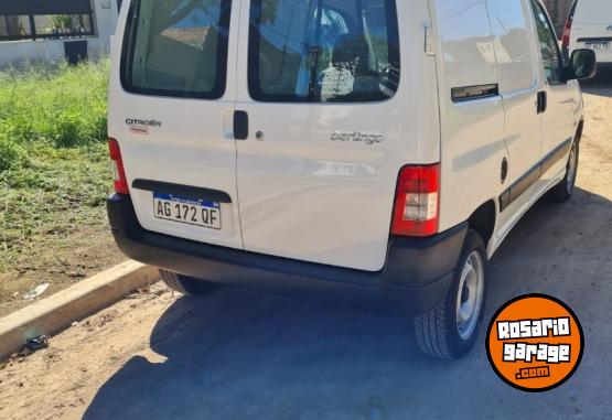 Utilitarios - Citroen Berlingo 2024 Nafta 20000Km - En Venta