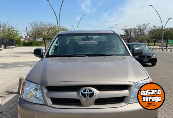 Camionetas - Toyota Hilux dx 2008 Diesel 240000Km - En Venta