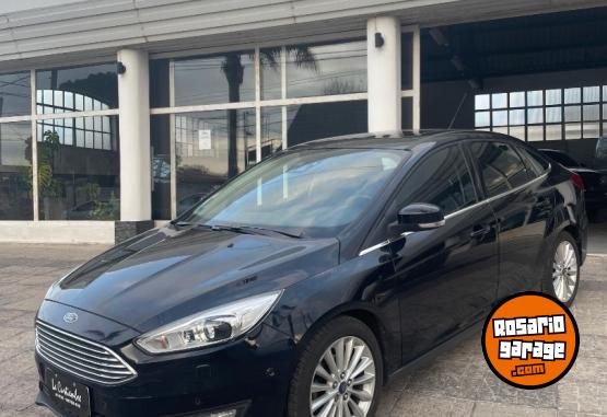 Autos - Ford Focus Titanium AT 4P 2016 Nafta 105000Km - En Venta