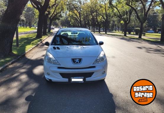 Autos - Peugeot 207 2013 Nafta 140000Km - En Venta