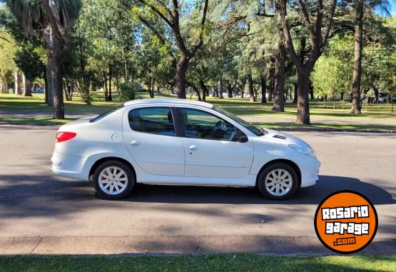 Autos - Peugeot 207 2013 Nafta 140000Km - En Venta