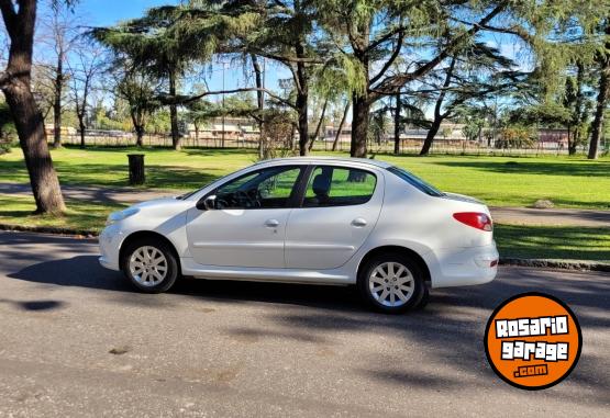 Autos - Peugeot 207 2013 Nafta 140000Km - En Venta