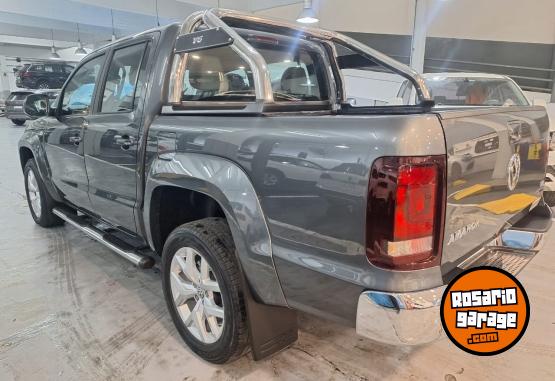 Camionetas - Volkswagen AMAROK V6 HIGHLINE AT 2023 Diesel 9800Km - En Venta