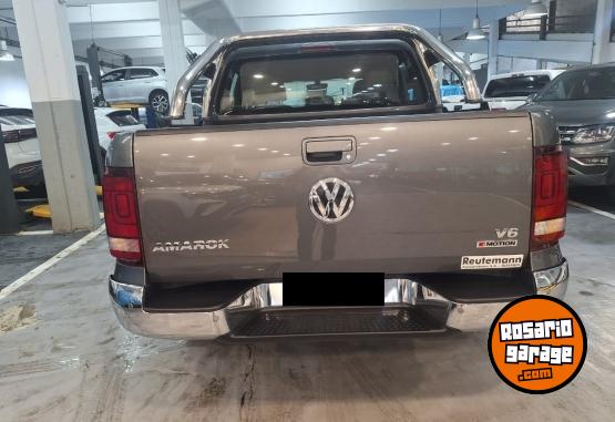 Camionetas - Volkswagen AMAROK V6 HIGHLINE AT 2023 Diesel 9800Km - En Venta