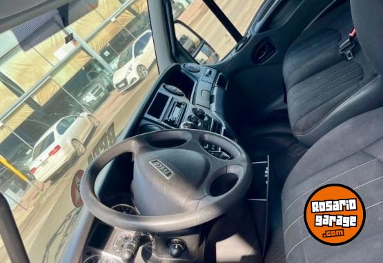 Utilitarios - Iveco Daily furgn 2018 Diesel 170000Km - En Venta