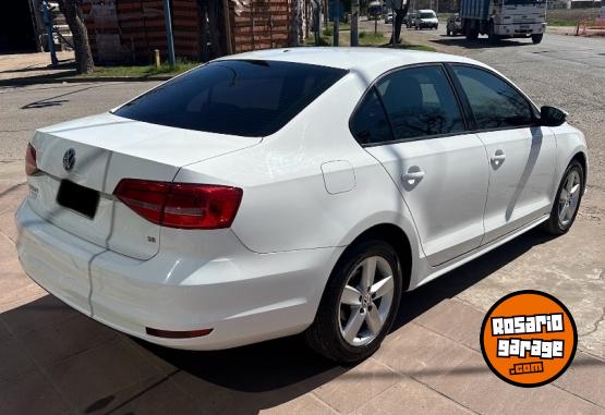 Autos - Volkswagen Vento 2.5 advance tip 2015 Nafta 150000Km - En Venta