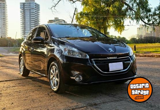 Autos - Peugeot 208 2014 Nafta 110000Km - En Venta