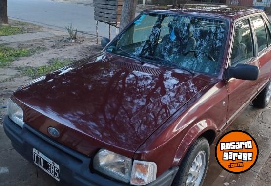 Autos - Ford Escort 1.8 ghia s 1993 Nafta 107000Km - En Venta