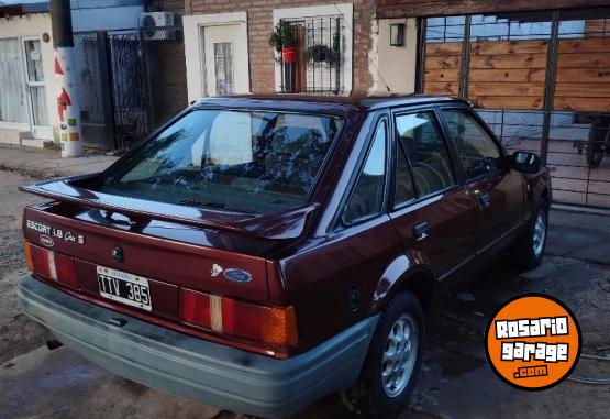 Autos - Ford Escort 1.8 ghia s 1993 Nafta 107000Km - En Venta