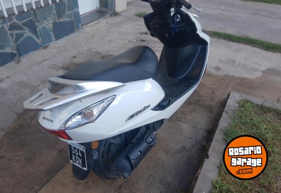 Motos - Honda Elite 2014 Nafta 26700Km - En Venta