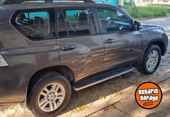 Camionetas - Toyota Land Cruiser Prado 2011 Nafta 212000Km - En Venta