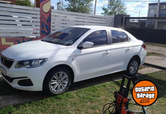 Autos - Peugeot 301 2018 Nafta 140000Km - En Venta