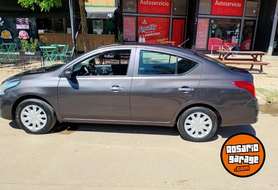 Autos - Nissan VERSA 2017 Nafta 90000Km - En Venta