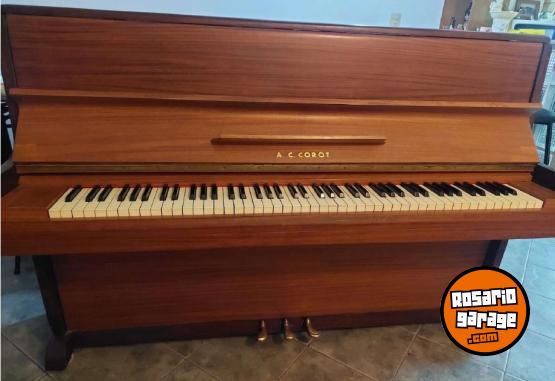 Instrumentos Musicales - SE VENDE PIANO NACIONAL - En Venta