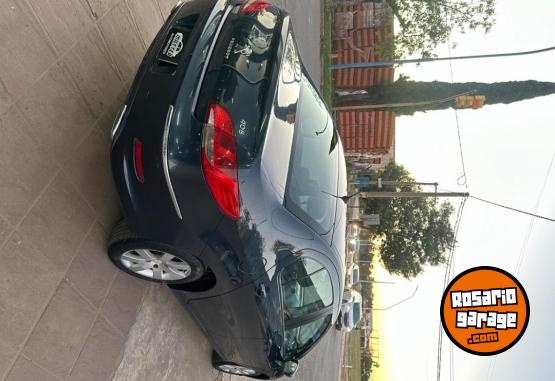 Autos - Peugeot 408 Allure Nav 2.0 2011 Nafta 140000Km - En Venta