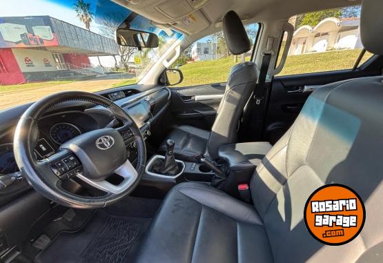 Camionetas - Toyota HILUX 2.8 SRX 4X2 MT 2018 Diesel 130000Km - En Venta