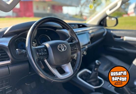 Camionetas - Toyota HILUX 2.8 SRX 4X2 MT 2018 Diesel 130000Km - En Venta