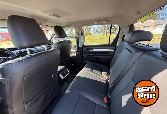 Camionetas - Toyota HILUX 2.8 SRX 4X2 MT 2018 Diesel 130000Km - En Venta