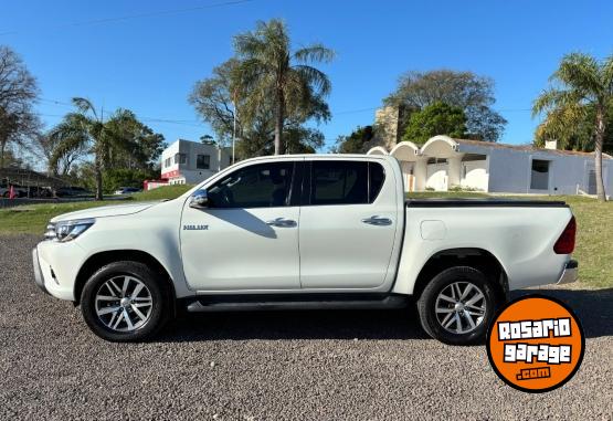 Camionetas - Toyota HILUX 2.8 SRX 4X2 MT 2018 Diesel 130000Km - En Venta