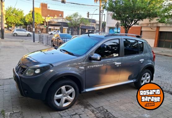 Autos - Renault Sandero 2010 GNC 180000Km - En Venta