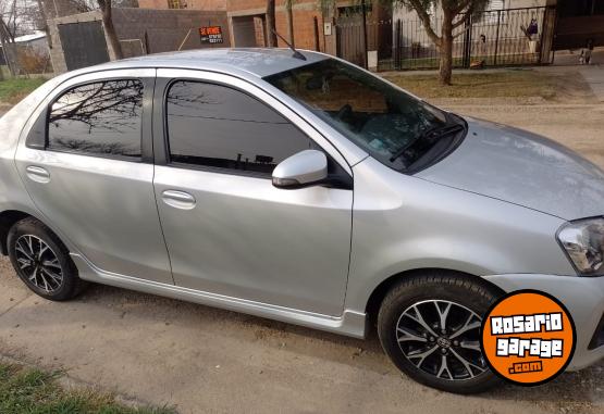 Autos - Toyota ETIOS PLATINUM 2017 2017 Nafta 99000Km - En Venta