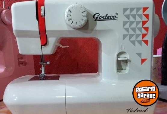 Otros - Maquina de Coser Godeco - En Venta