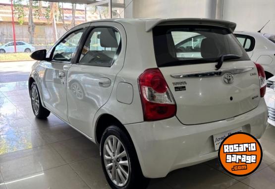 Autos - Toyota Etios 2015 Nafta 90000Km - En Venta