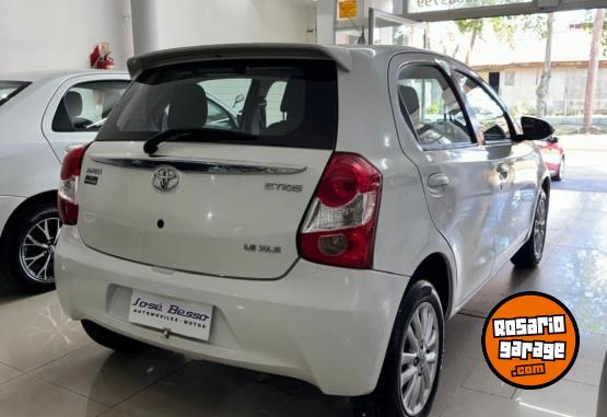 Autos - Toyota Etios 2015 Nafta 90000Km - En Venta