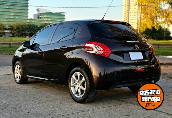 Autos - Peugeot 208 2014 Nafta 110000Km - En Venta