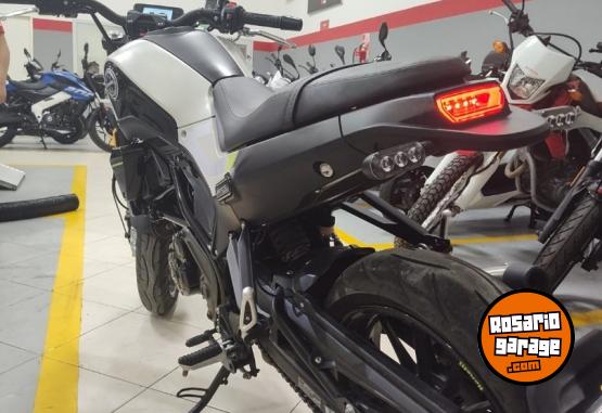 Motos - Benelli LEONCINO 250 2022 Nafta 7400Km - En Venta