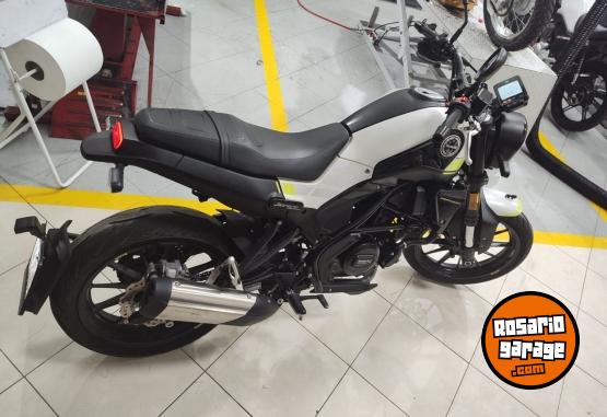 Motos - Benelli LEONCINO 250 2022 Nafta 7400Km - En Venta