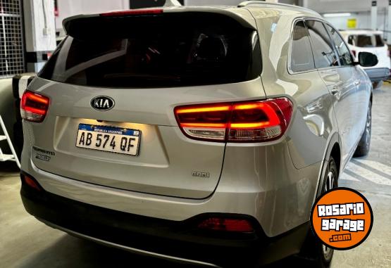 Camionetas - Kia Sorento EX 4x4 2017 Diesel 61000Km - En Venta