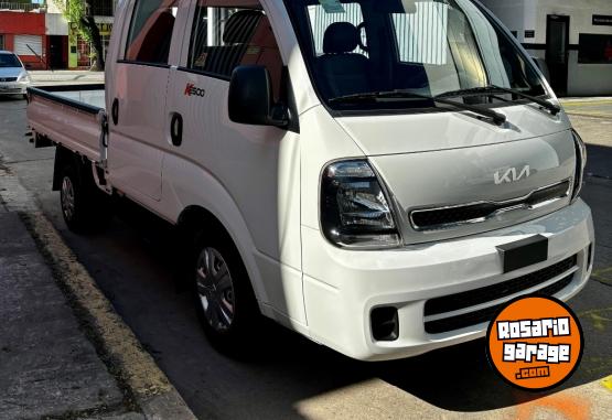 Camiones y Gras - Kia K2500 Doble Cabina ao 22 - En Venta