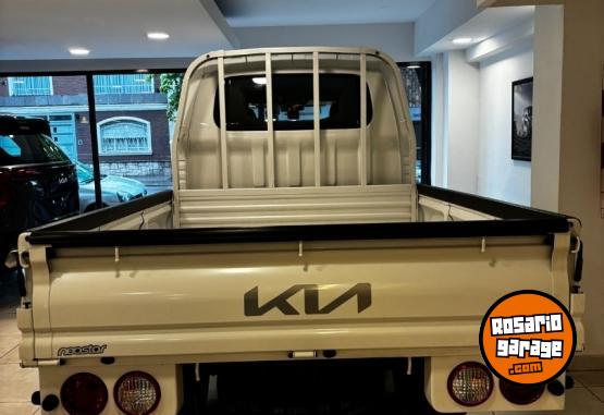 Camiones y Gras - Kia K2500 Doble Cabina ao 22 - En Venta