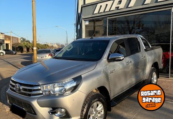 Camionetas - Toyota Hilux Srv 2017 Diesel 110000Km - En Venta