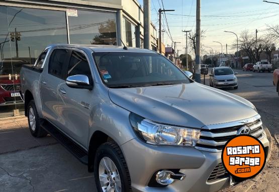 Camionetas - Toyota Hilux Srv 2017 Diesel 110000Km - En Venta