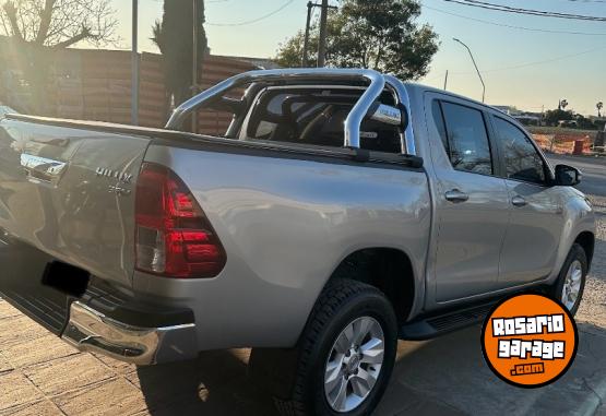 Camionetas - Toyota Hilux Srv 2017 Diesel 110000Km - En Venta