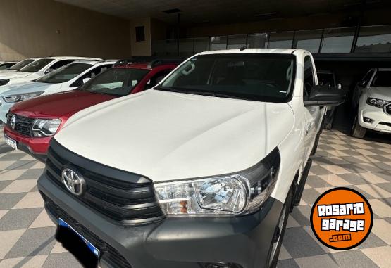 Camionetas - Toyota Hilux C/S 2023 Diesel 90000Km - En Venta