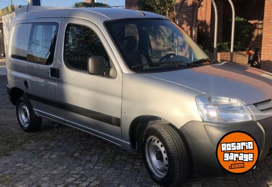 Utilitarios - Peugeot Partnerr 1.6 HDI Furgon C 2017 Diesel 142000Km - En Venta