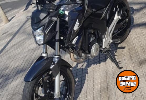 Motos - Honda Cb250 2015 Nafta 15600Km - En Venta