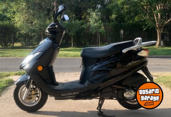 Motos - Suzuki AN 125 2017 Nafta 20700Km - En Venta