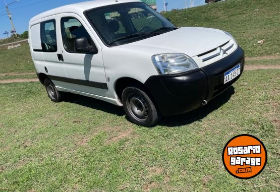 Utilitarios - Citroen Berlingo mixta 5 asientos 2016 Nafta 156000Km - En Venta