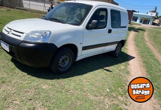 Utilitarios - Citroen Berlingo mixta 5 asientos 2016 Nafta 156000Km - En Venta