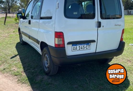 Utilitarios - Citroen Berlingo mixta 5 asientos 2016 Nafta 156000Km - En Venta