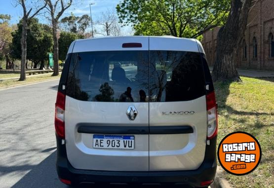 Utilitarios - Renault Kangoo expresin pack 5A 2021 GNC 80000Km - En Venta