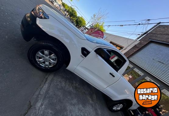 Camionetas - Ford Ranger XL Cabina simple 2021 Diesel 31000Km - En Venta