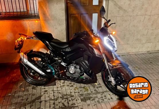 Motos - Benelli 180 S 2023 Nafta 5700Km - En Venta