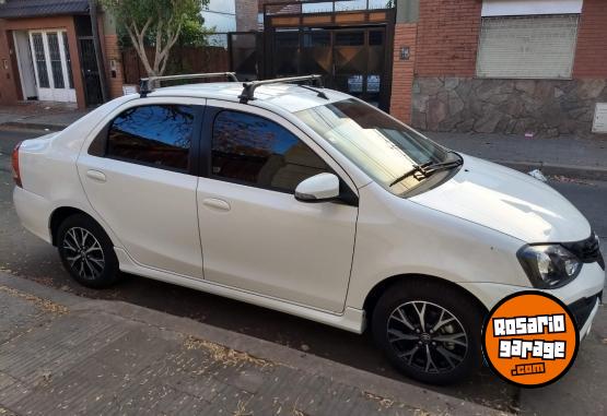 Autos - Toyota Etios xls sedan L18 2018 Nafta 145000Km - En Venta