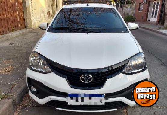 Autos - Toyota Etios xls sedan L18 2018 Nafta 145000Km - En Venta