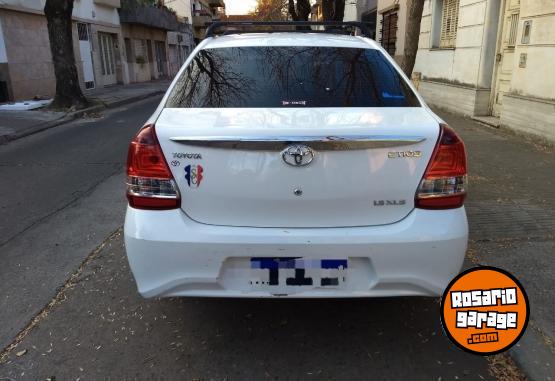 Autos - Toyota Etios xls sedan L18 2018 Nafta 145000Km - En Venta